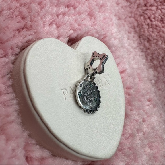 Harry Potter - Slytherin House Pandora Charm - Picture 3 of 15